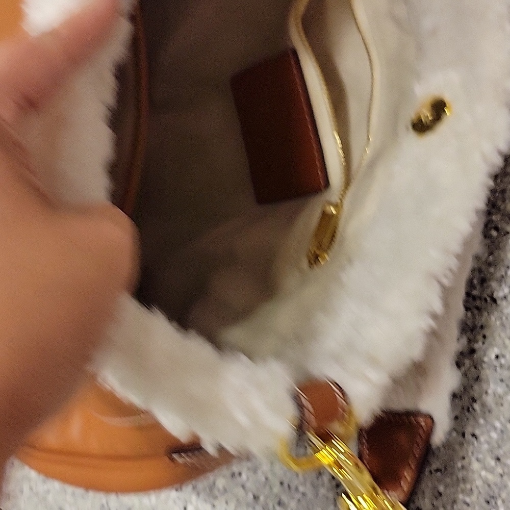 Celine Tan Leather Women's Bag - Picture 12 of 12
